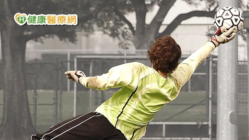 足球賽守門員運動傷害這2種最常見　物理治療師曝緊急處理SOP！