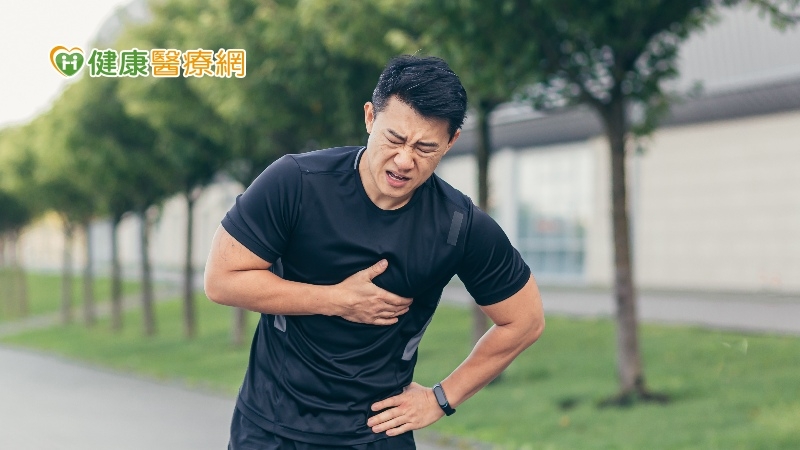 胸痛、冒冷汗竟然不是心肌梗塞　超音波照出意外結果