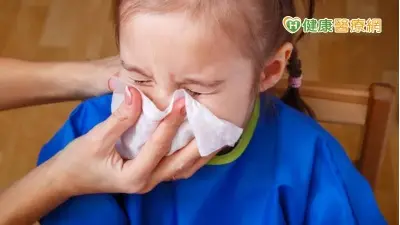 ２歲幼兒鼻涕猛流睡不好　中醫調理寒氣、增免疫力