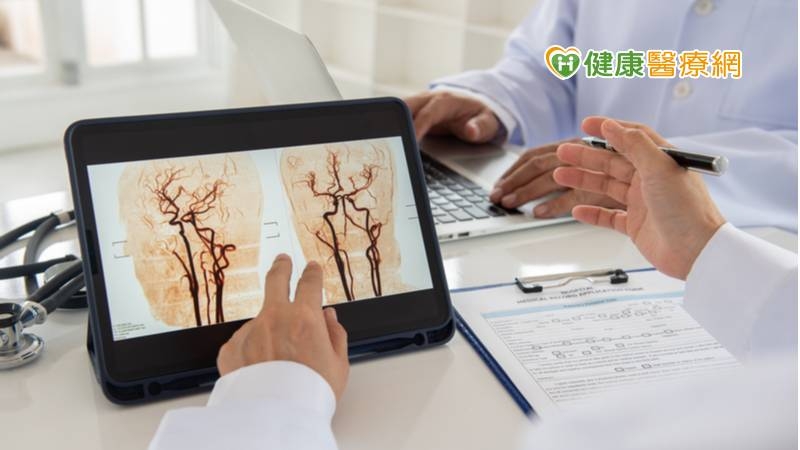 發現兩顆腦動脈瘤　血流導向裝置解危機