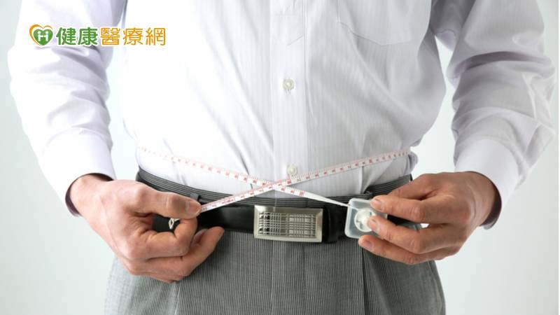 工作忙三餐吃零食或餅乾果腹　他沒不舒服卻罹「三高、二害」