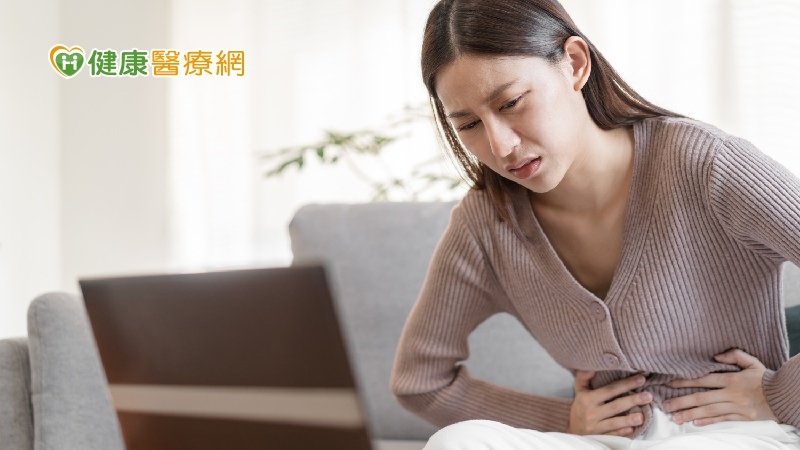 【胃痛專題】到底是胃痛還是胃癌？　醫：有「關鍵症狀」須提高警覺！