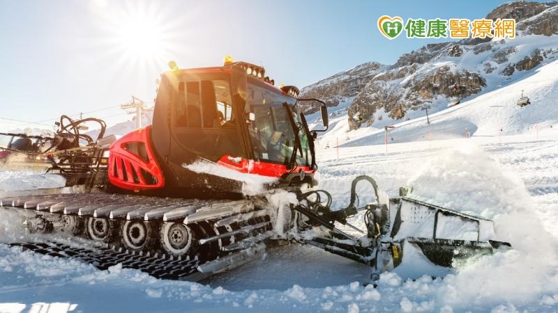 「鷹眼」遭鏟雪車輾過重傷　醫囑留意「3症狀」恐危及生命