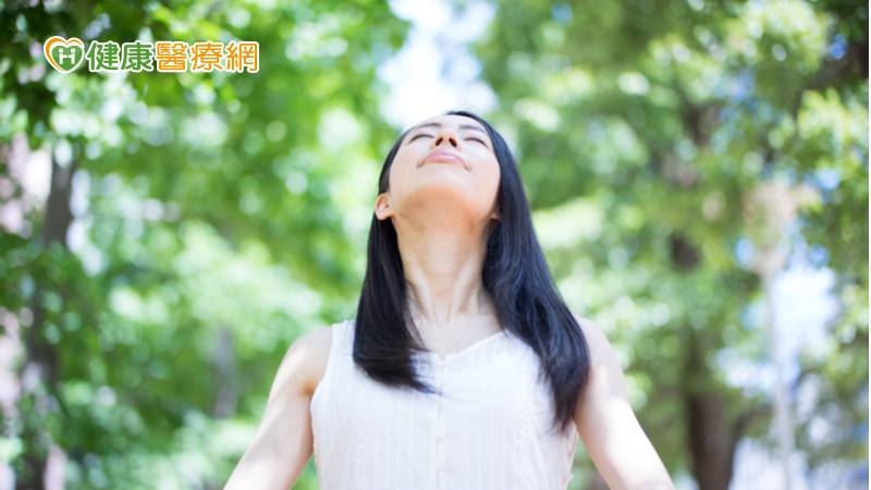 「深呼吸」真的有助減緩焦慮？　專家告訴你真實答案
