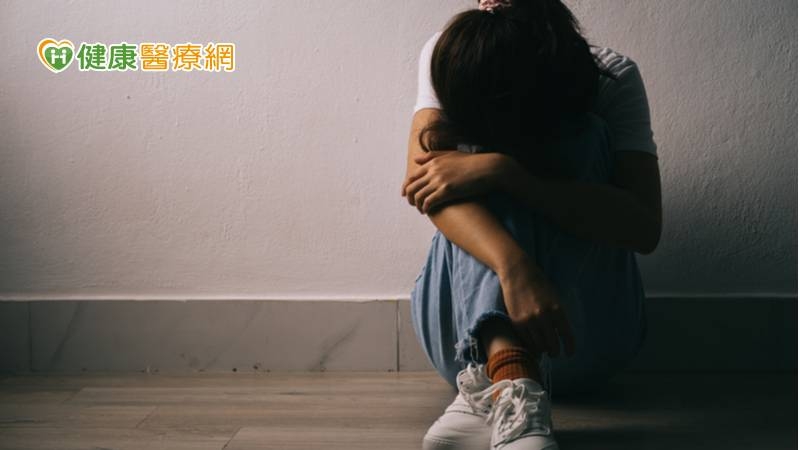 青少年自殺死亡率飆！憂鬱常被誤認叛逆　「1法」防陷負面情緒