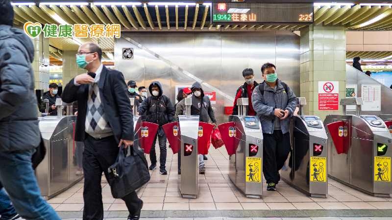 捷運地下街要戴口罩嗎？　公共運輸口罩規定一次看！違者最高罰1.5萬