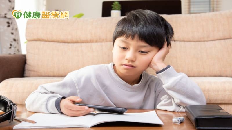 孩子放假沉迷3C恐害上課坐不住！　專家１招解救