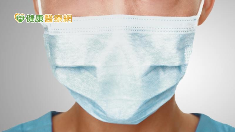 脫下口罩出遊　除了COVID-19，專家示警「這病毒」恐反撲！