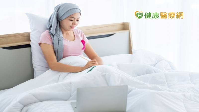 乳癌婦下肢突癱瘓　就醫驚見「乳癌轉移」