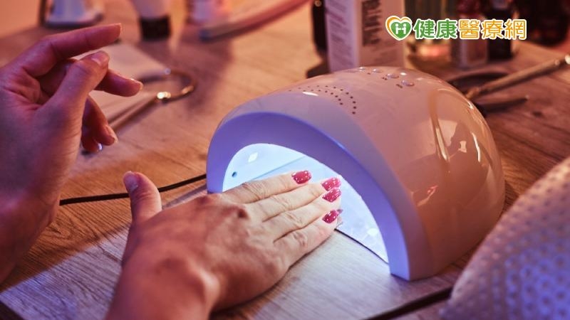 做光療美甲導致皮膚細胞死亡！　國外研究：有致癌疑慮