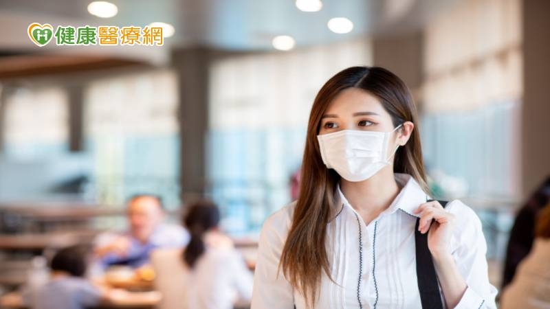 室內口罩佩戴放寬！　胸腔內科醫急籲：「這些族群」千萬別大意