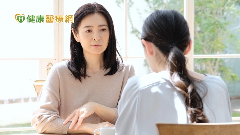 父母情緒不成熟　保護自己，解開親情的束縛