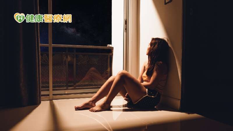 交往對象隱瞞自己有憂鬱症　另一伴的我該如何相處、陪伴？專家來解答