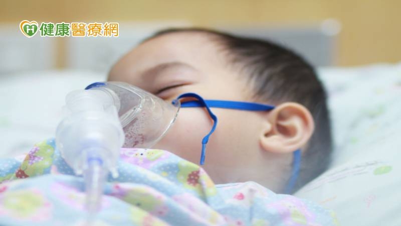 11個月大男嬰肺炎插管　竟是同時感染3大呼吸道魔王