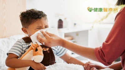 1歲男童鼻子頻流膿、臭黃鼻涕　竟是鼻孔卡「1物」惹禍