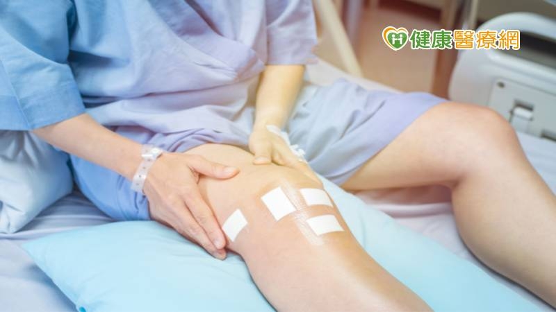 床墊直接鋪地睡！　老婦竟「1部位」嚴重受損