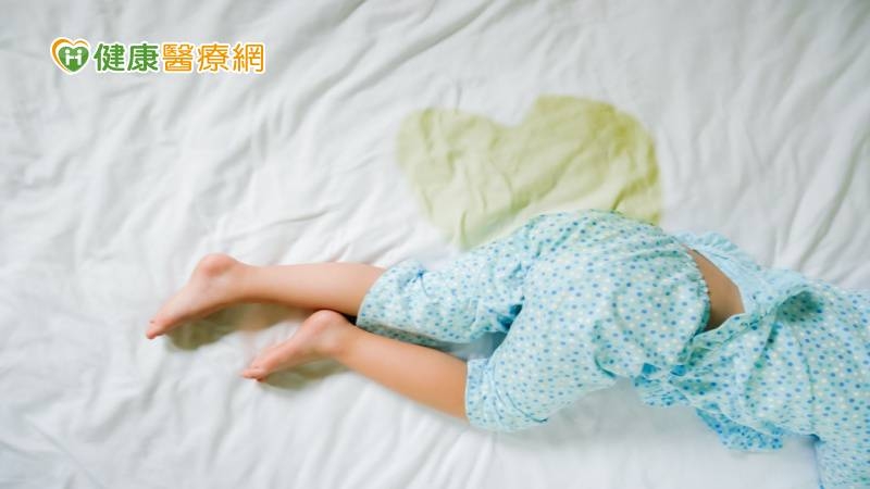 「媽媽！我不是故意的！」　孩子尿床跟8因素有關