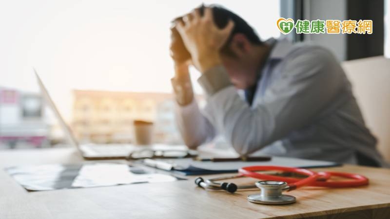 經常憂鬱心血管疾病風險飆增！　專家：「現代人1活動」不廢還有助紓壓