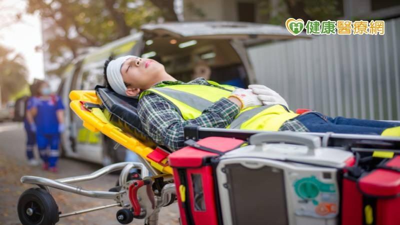 19歲男車禍重傷昏迷奇蹟甦醒　醫急採「1治療法」降低腦部傷害