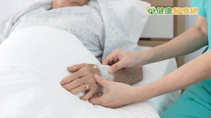 安寧療護不只針對癌末或末期器官衰竭者！　健保擴增「適用對象」