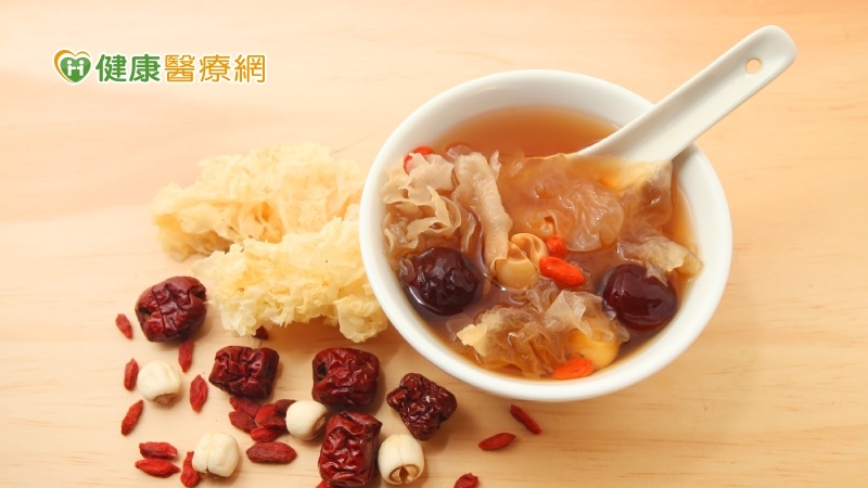 豬腳、銀耳誰能養顏美容？　食藥署闢謠：植物無膠原蛋白