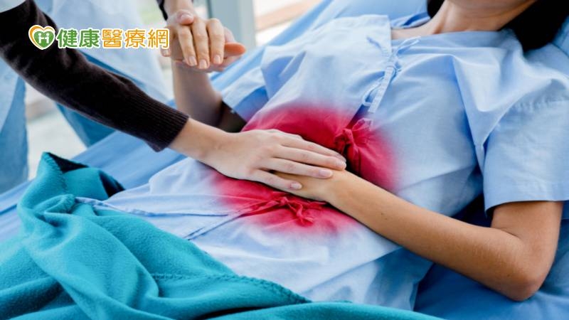 驗孕才剛看到兩條線！下秒沒了還險喪命　竟是子宮外孕