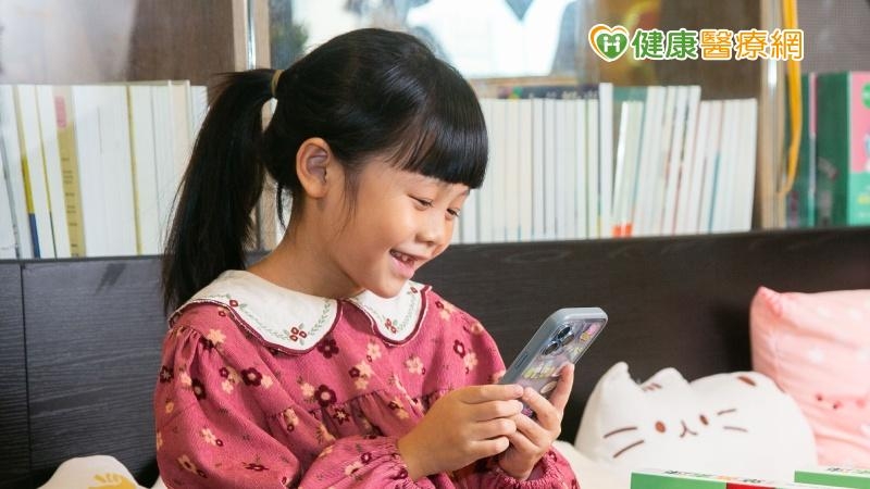 最新調查：95%學童靠3C上課　「多螢學習」視力堪憂