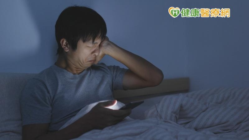 盤點2種類4等級　醫警示：3成國人有乾眼症！