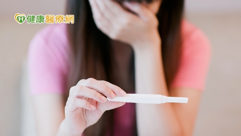 使用避孕APP仍中獎！　醫警示：廠商誇大功效