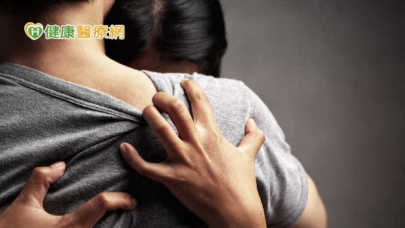 憂鬱症可以談戀愛嗎？有哪些戀愛注意事項？　從身心科醫師的角度帶你了解