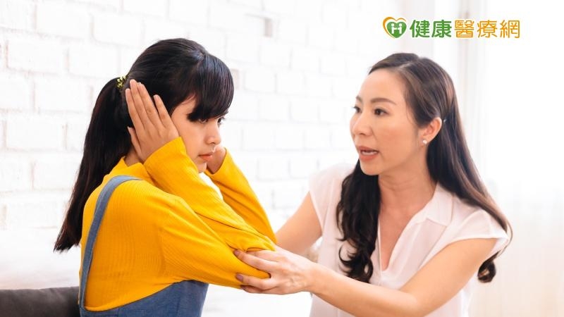 中二病是什麼病？　青少年孩子叛逆如何溝通應對？