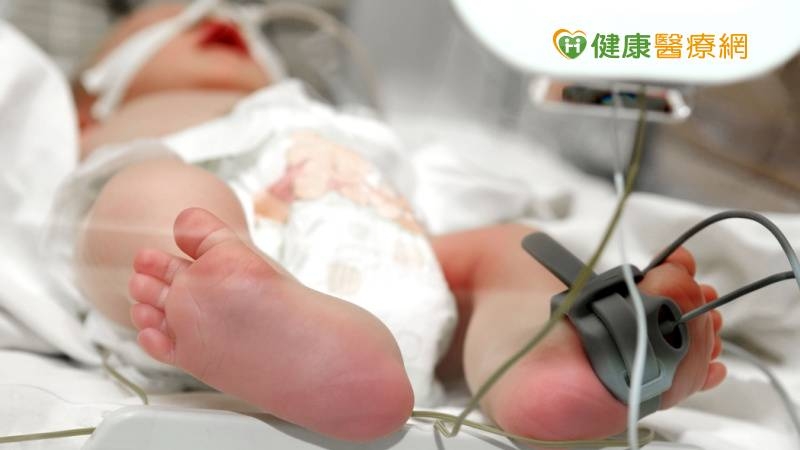 17年後再懷胎！二寶竟先天性橫隔膜疝氣　醫籲「做1事」及早揪出