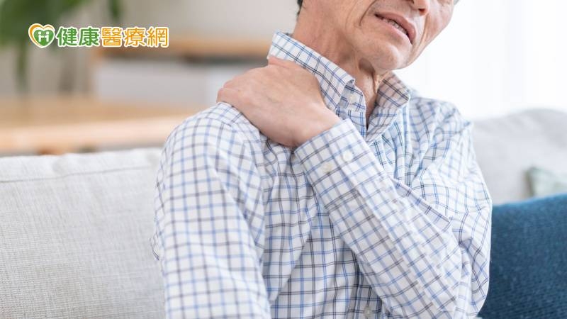 經常肩膀痛恐是肩旋轉肌破損！70歲以上6成都中　微創治療助改善