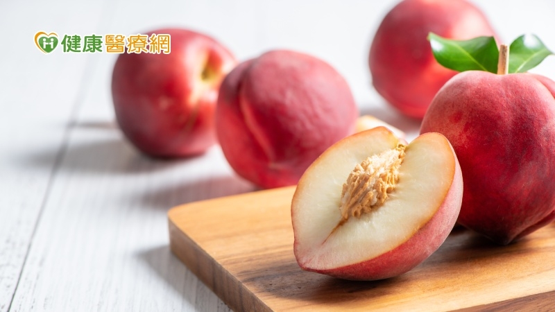 鐵質比蘋果更多！　4招挑選香甜多汁的水蜜桃