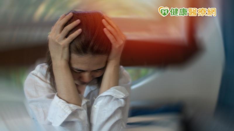 頭痛欲裂、看東西重影！　醫警示：顱內動脈瘤破裂恐致死