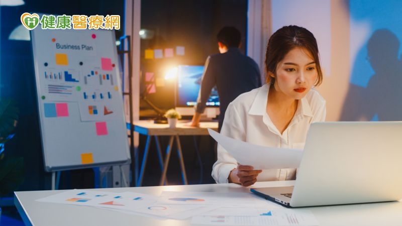 上班族壓力大常熬夜易「爆肝」　中醫傳授保肝之道