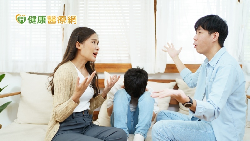 婚姻真的走不下去了　如何跟孩子開口說爸媽要離婚？　