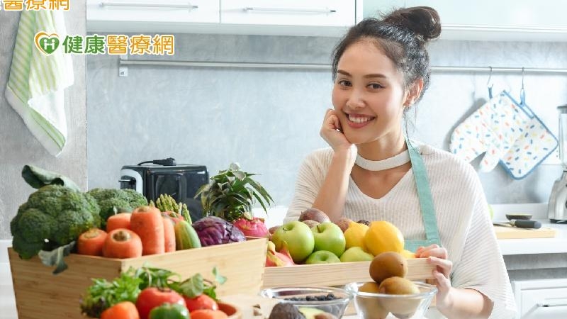 時下最夯「彩虹選食法」　提升免疫力要吃哪5種顏色？