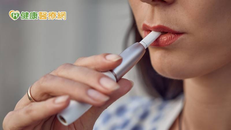 使用加熱菸「1動作」就會釋出高毒性物質！　國健署警告：攜帶入境違法並重罰