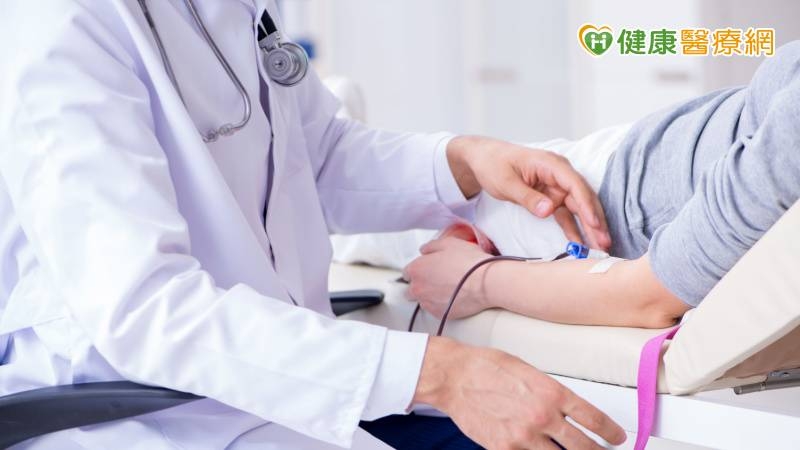 突患「急性血癌白血病」　中年男虛弱無力、喘氣不及