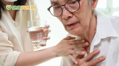 長輩喝水常嗆到恐是「肌少症」上門！　2簡易檢測評估診斷