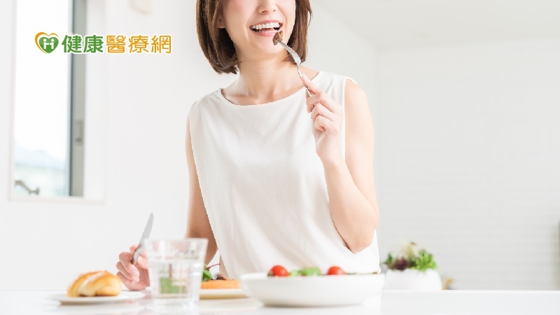 婦女常見4大健康問題：骨質流失、泌尿道發炎等　保養、營養保健看這裡！