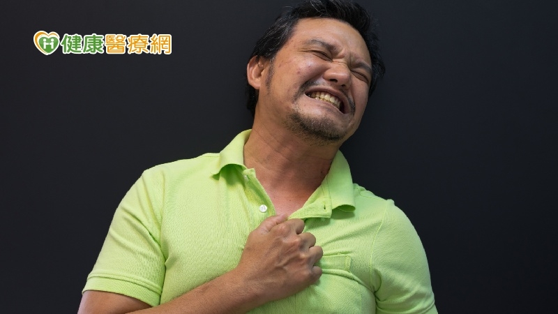大熱天竟心肌梗塞！　5旬男緊急手術從鬼門關搶救回來