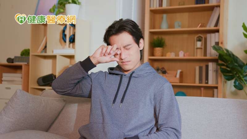 人工淚液切勿過度使用！　越點眼睛越乾？小心是「這成分」惹的禍