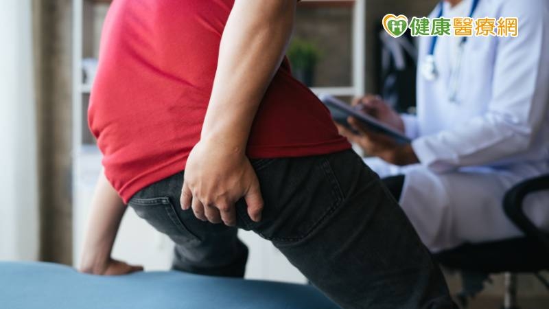 籃球跳投突現「尾椎痛」！　復健、吃藥都沒用？