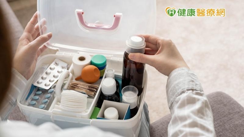 半夜不適、診所打烊怎麼辦？　居家醫藥箱4類藥品助緩解