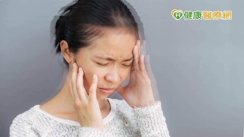 每逢吃冰就頭痛？當心你有「冰淇淋頭痛」　醫授解法