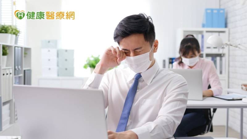 眼睛疲勞用人工淚水反變乾澀？ 醫教解套辦法