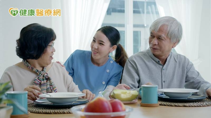 北市失智症人口高達4萬人！　營養師推「１飲食法」護腦防衰退
