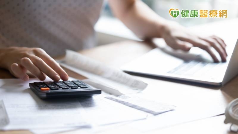 奇美醫院首創「可驗證電子醫療收據」！　月減碳排量4.572公噸